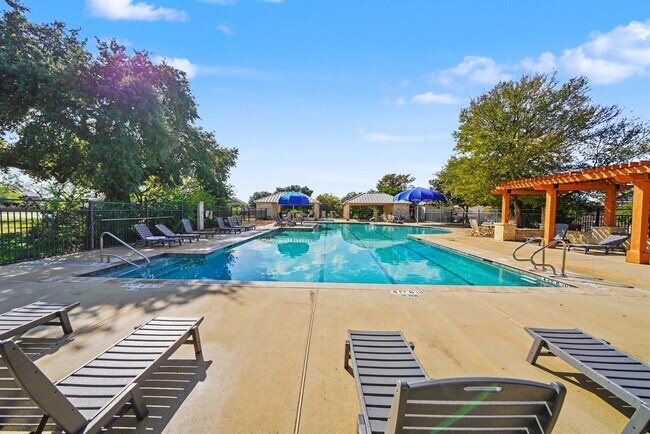 Building Photo - Exquisite 3-bedroom, 2.5-bathroom off 1604 and Culebra Road - Realtor Commission: $500