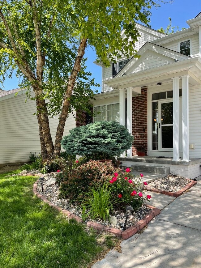 Building Photo - Beautiful 4 bed 2.5 bath 3000+sq ft