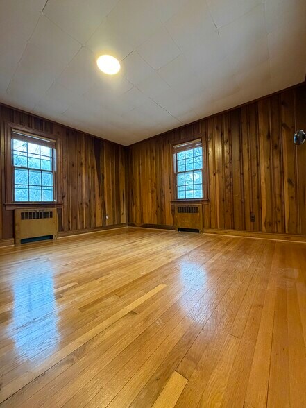 Building Photo - 134 Hull St