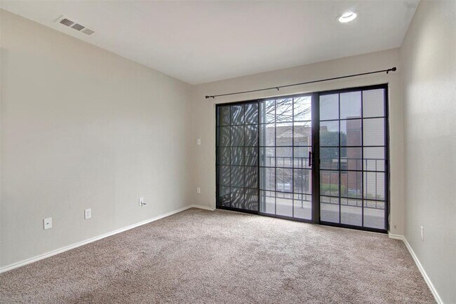 Building Photo - 5100 Verde Valley Ln