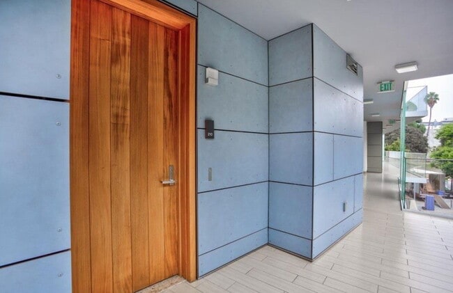 Building Photo - 1705 Ocean Ave