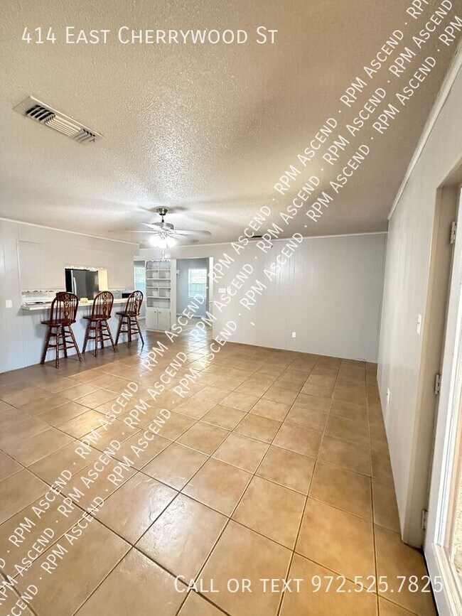 Building Photo - 414 E Cherry Wood Ln