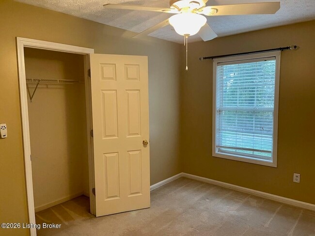Building Photo - 5814 Waveland Cir