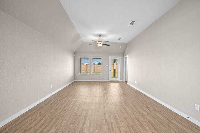 Building Photo - 8154 Royal Breeze Dr