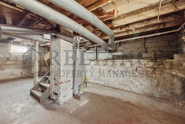 Building Photo - 238 S Estelle St