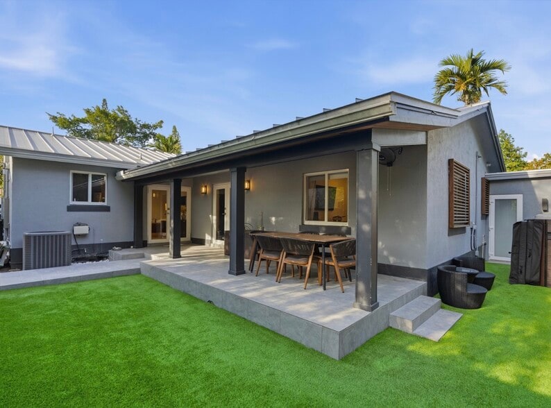 Building Photo - 4628 SW 10th St