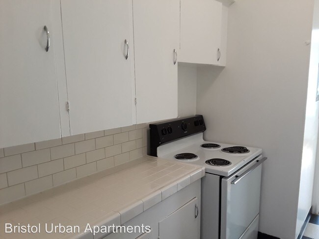 Building Photo - 727 NE Schuyler St