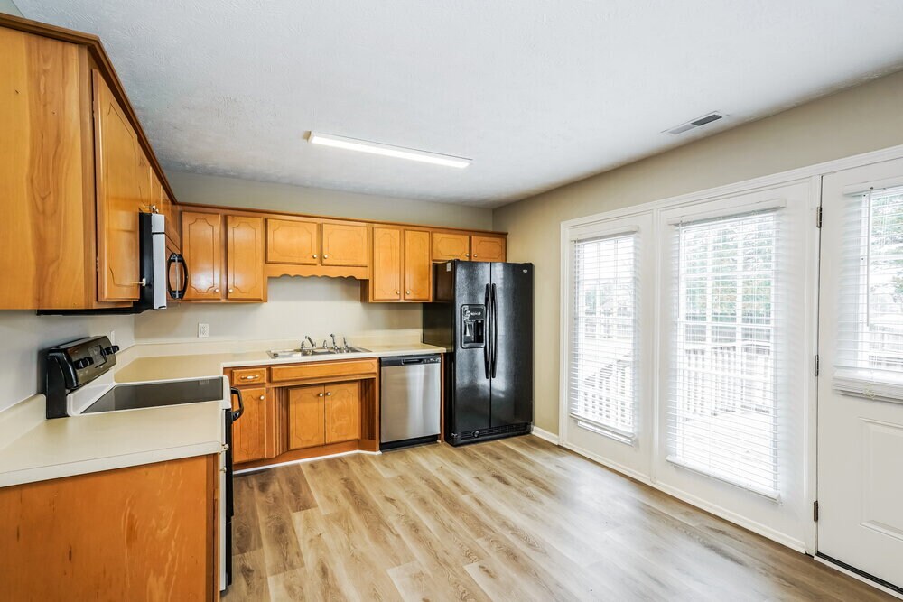 Building Photo - 202 Zenith Ct