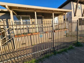 Building Photo - 20th Street