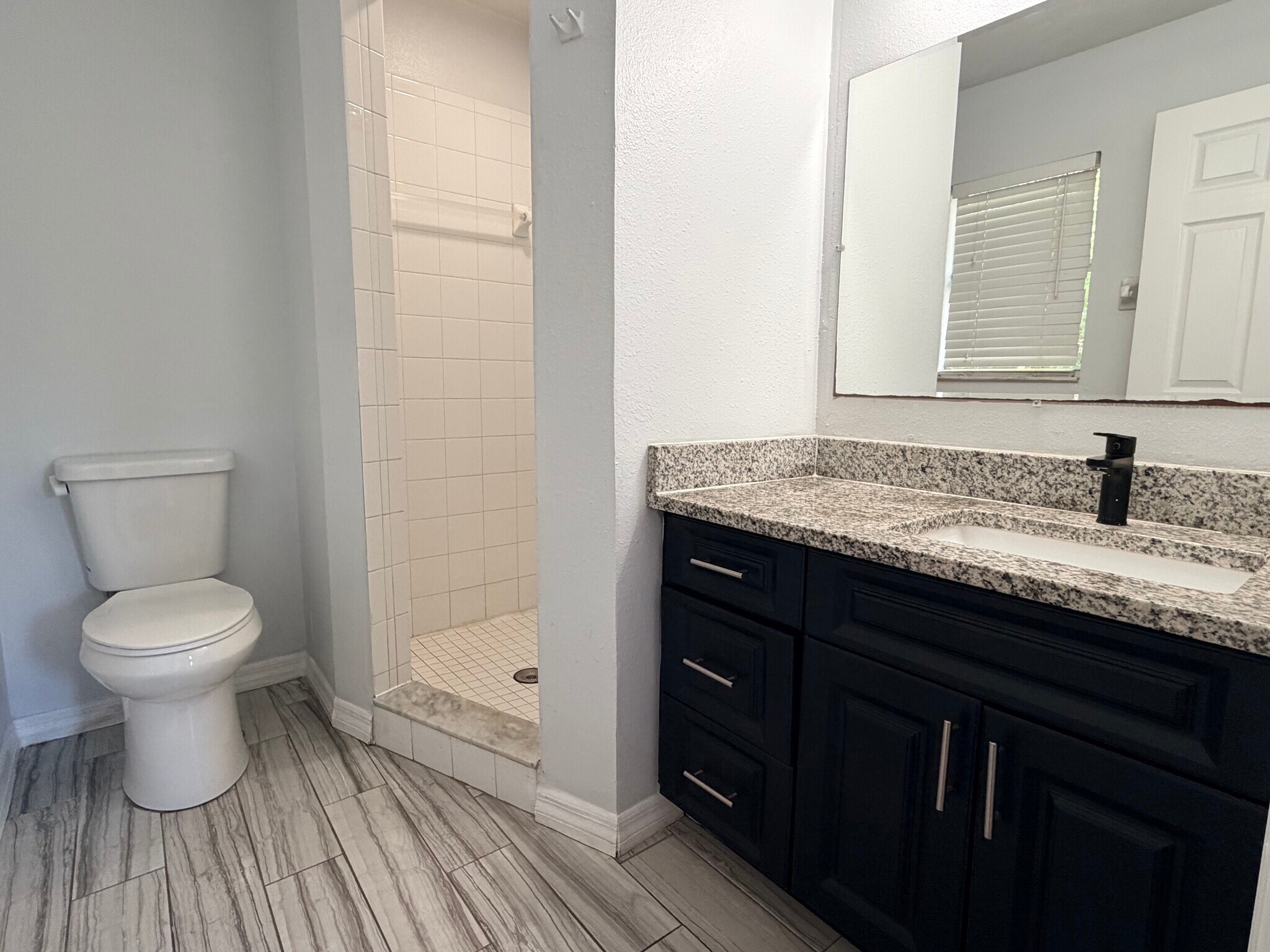 Building Photo - 2416 E 18th Ave