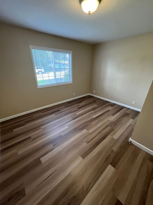 Building Photo - 3424 Bennett Dr