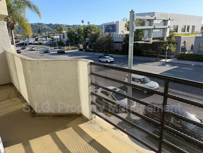 Building Photo - 4500 Laurel Canyon Blvd