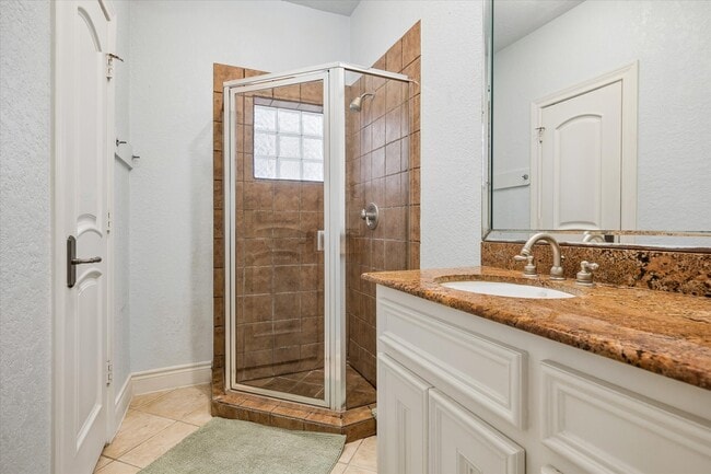 Building Photo - 2128 Harold St