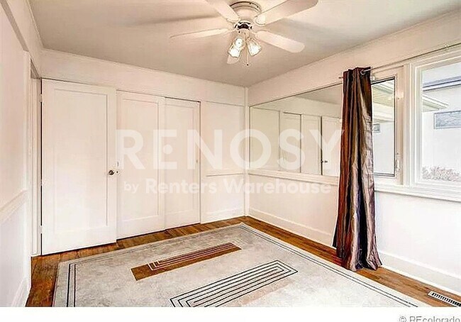 Building Photo - 3030 S Bellaire St