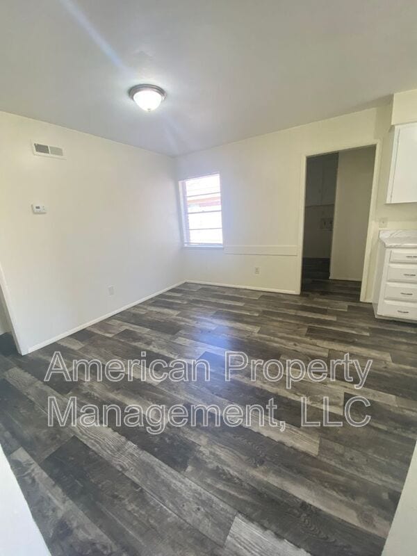 Building Photo - 1598 S 67th E Ave