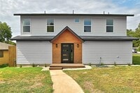 Building Photo - 815 Buckingham Pl