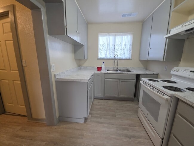Building Photo - 778 Musick Ave