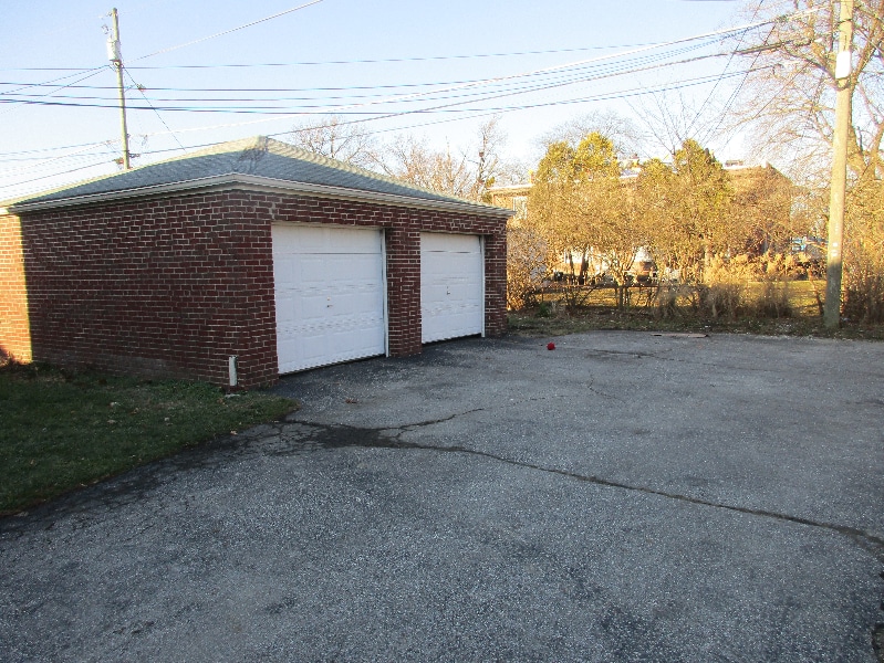 Building Photo - 1862 Kentwell Rd