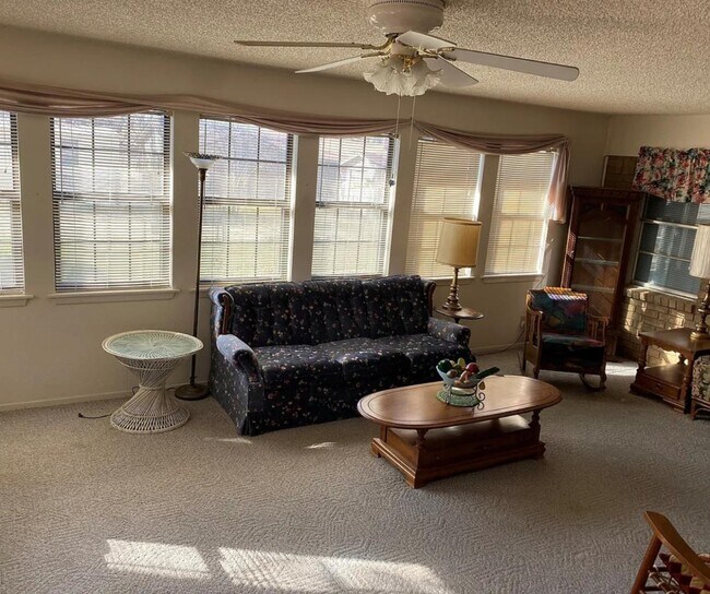 Building Photo - 2022 S High St