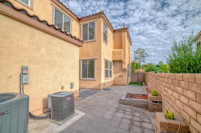 Building Photo - STUNNING SUMMERLIN GEM! 3-BEDROOM 2.5 BATHS!