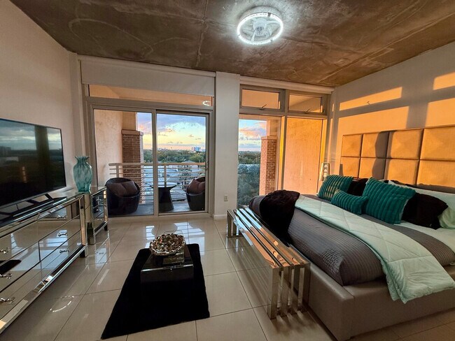 Building Photo - 139 NE 32nd St