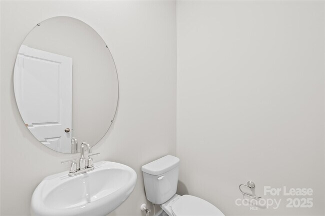 Building Photo - 1726 Braemar Vlg Dr