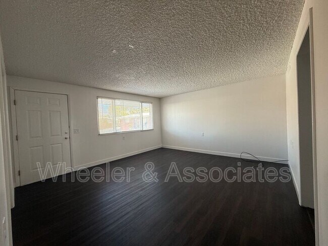 Building Photo - 546 E 450 S