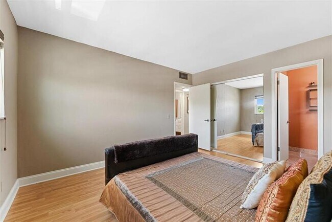 Building Photo - 2451 SW 82nd Ave