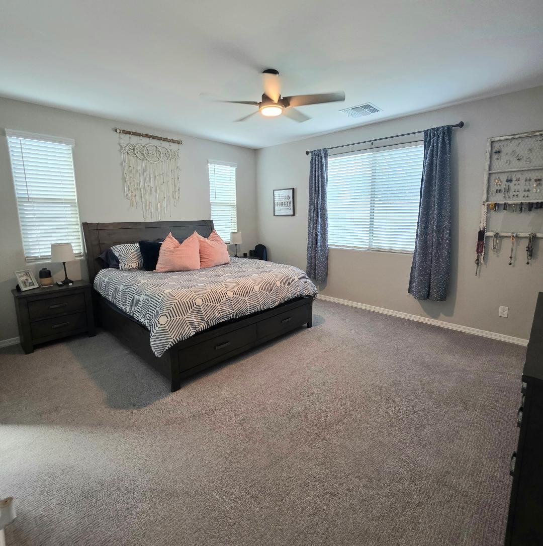 Master bedroom - 5154 N 188th Ln