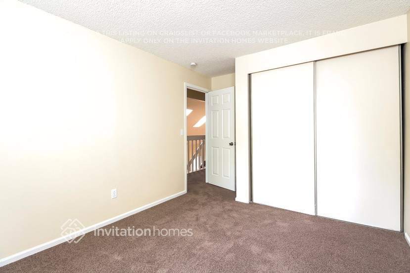 Building Photo - 5325 W 115th Pl