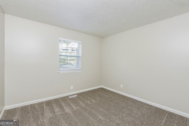 Building Photo - 5437 Mallard Trail