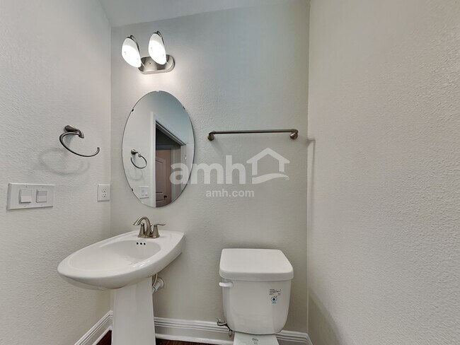 Building Photo - 1048 Lake Trudy Dr