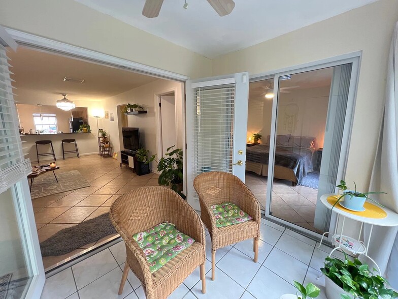 Building Photo - 5265 E Bay Dr