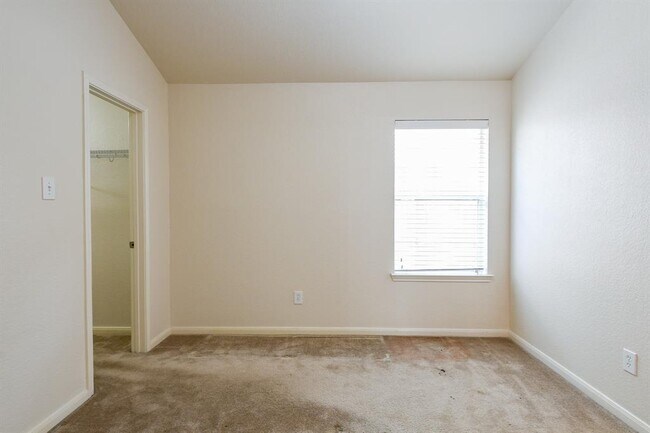 Building Photo - 2318 Appian Way