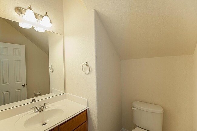 Building Photo - 18519 Each Elm Way