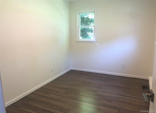 Building Photo - 3213 S Shelley St