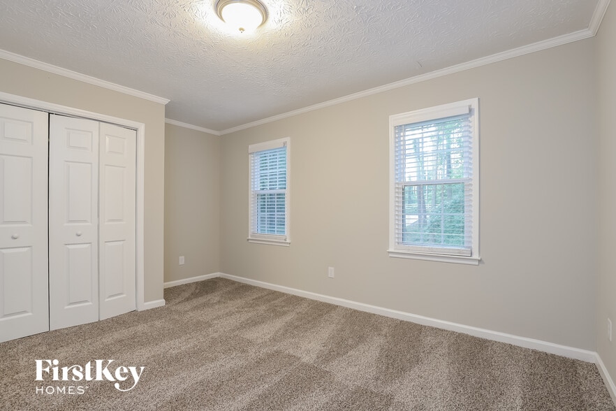 Building Photo - 3585 Chastain Ct