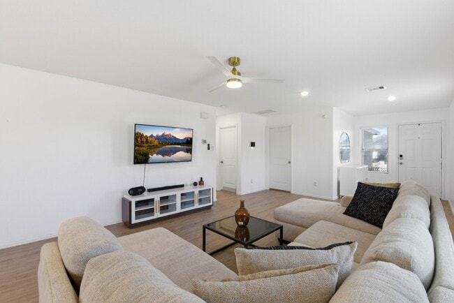 Building Photo - 14427 Woodcott Warren Wy