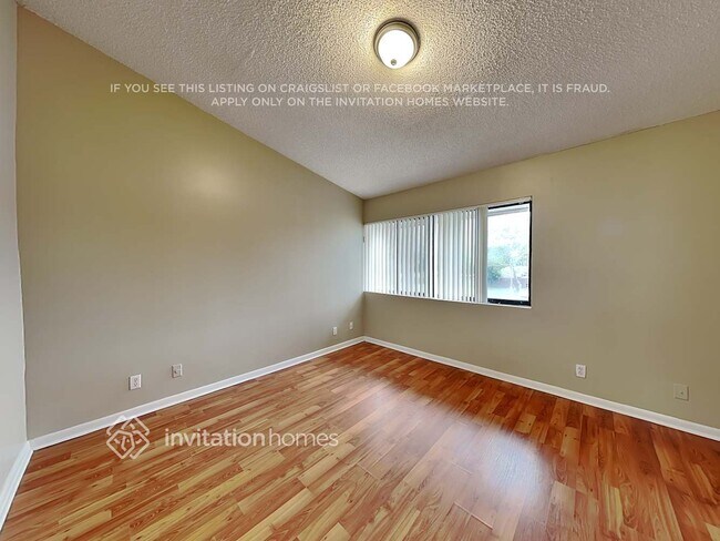 Building Photo - 4430 SW 70th Terrace