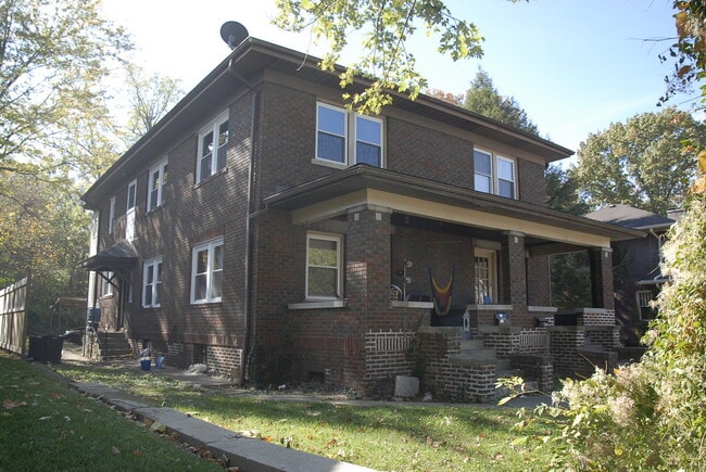 Primary Photo - 518 E 1st St