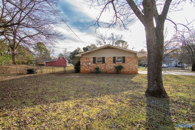 Building Photo - 3104 Cumbres Cir NW