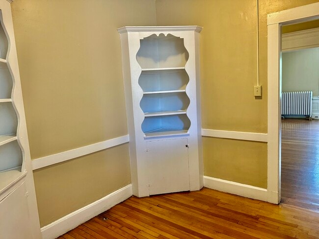 Building Photo - 74 Egmont St