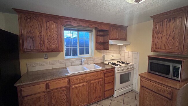 Building Photo - 1404 Teresa St