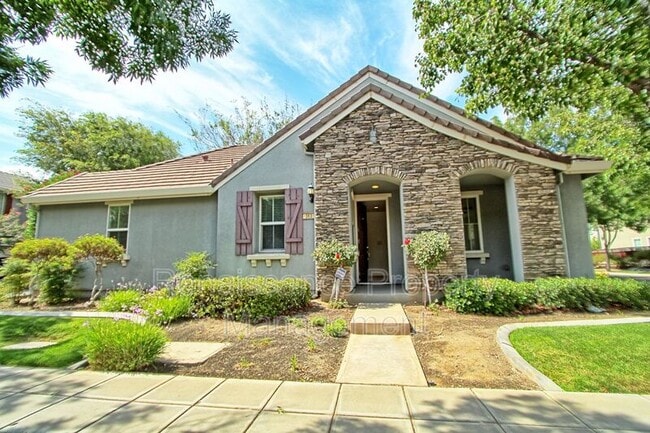 Building Photo - 363 W Viento St