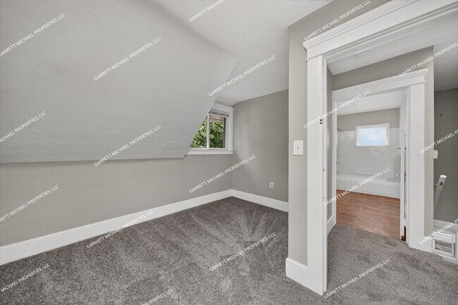 Building Photo - 2322 Fordham St