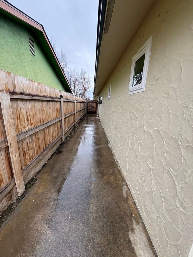 Building Photo - Spacious & Cozy Near Mountain View Elementary Home coming soon!