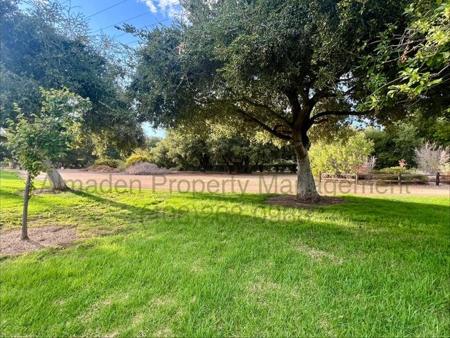 Building Photo - 1278 Oakglen Way