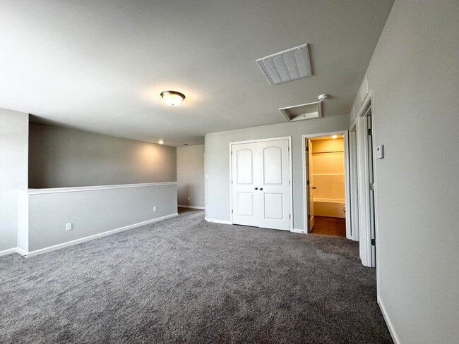 Building Photo - 224 Ivy Grn Pl