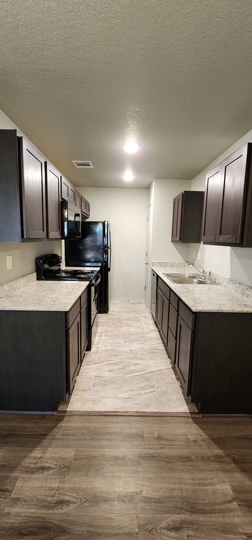 Building Photo - 3 Bedroom 2 Bath Duplex in Copperas Cove V...