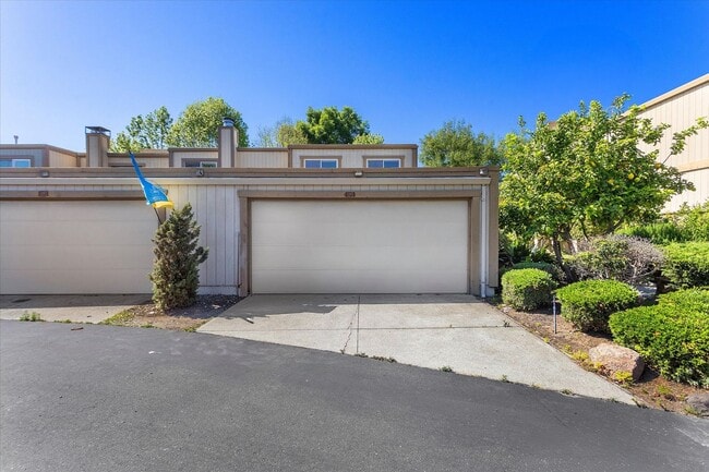 Building Photo - 1145 Bismarck Ln